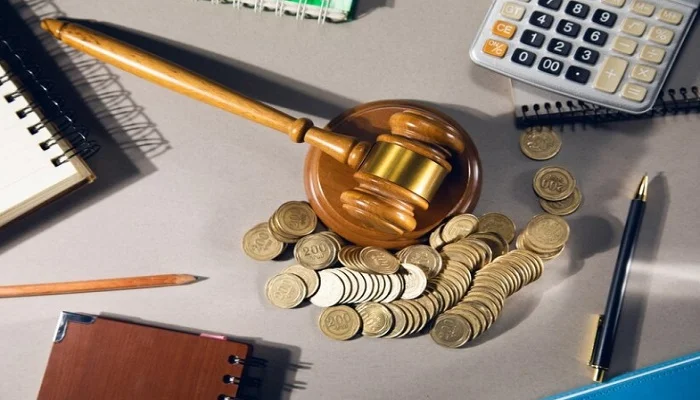 وکیل پایه یک دادگستری در دفتر حقوقی و بررسی هزینه وکالت در سال ۱۴۰۵